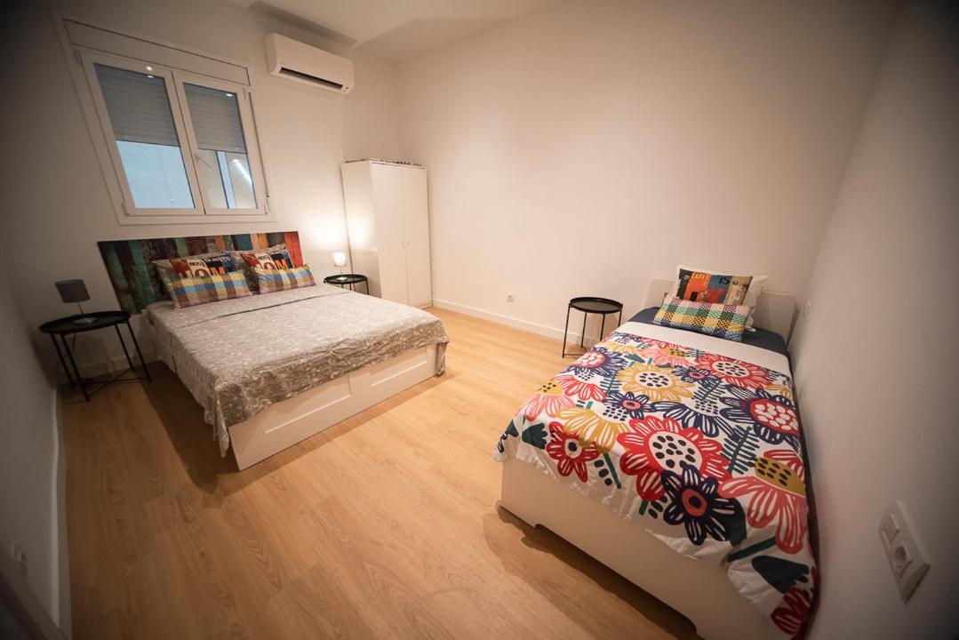 By Universitat Rooms Barcelona Exterior photo